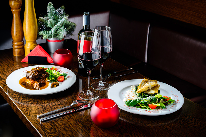 Four Reasons Why You Should Consider Restaurant-Style Dining When Finding An Independent Living Community