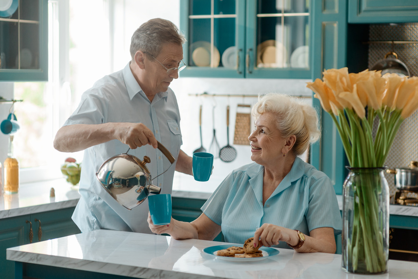 Kitchen Safety Tips For Your Elderly Loved One - Discovery Village