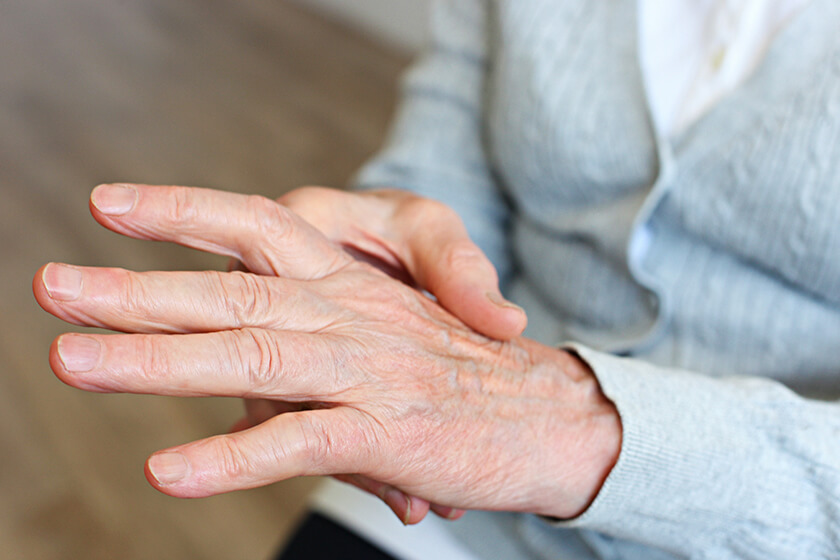caregiving-tips-supporting-your-loved-one-who-has-arthritis