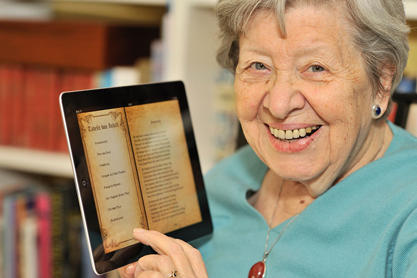 5 Ways Reading Benefits Your Elderly Loved One 5 Ways Reading Benefits Your Elderly Loved One