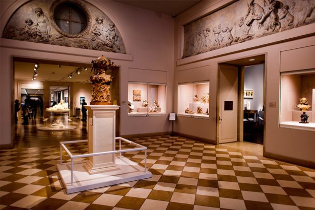 Metropolitan Museum of Art (the Met), the largest art museum in the United States of America Metropolitan Museum of Art (the Met), the largest art museum in the United States of America