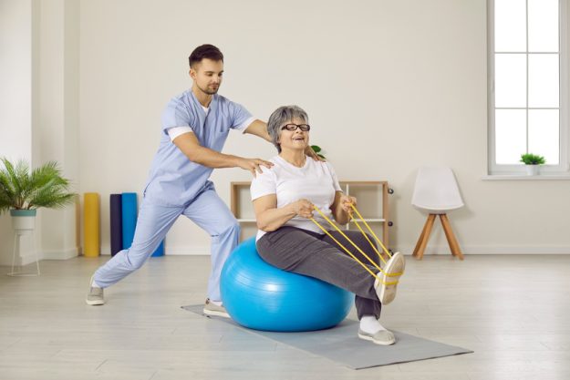 Moving To Assisted Living Communities In Fort Worth, TX For Knee Replacement Recovery: Is It A Good Idea?