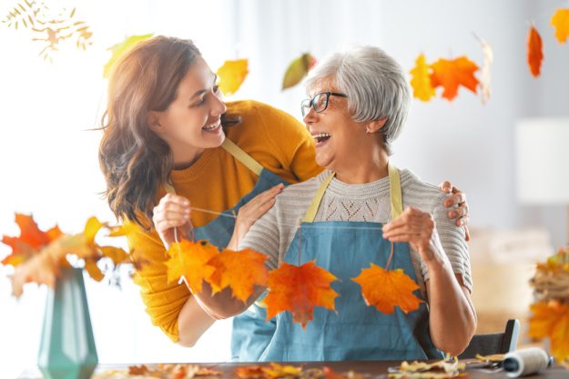 Six Ways Dupre, TX Active Adult Apartments Make Thanksgiving Easier For Seniors