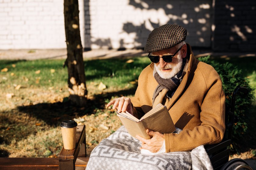 How Storytelling Can Benefits Seniors In Independent Living Facility