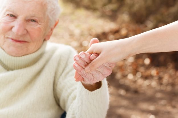 The Importance Of Non-Verbal Communication In Memory Care Units In Humble, TX