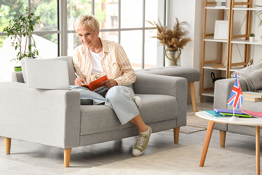 Mature woman learning english language online home Mature woman learning english language online home