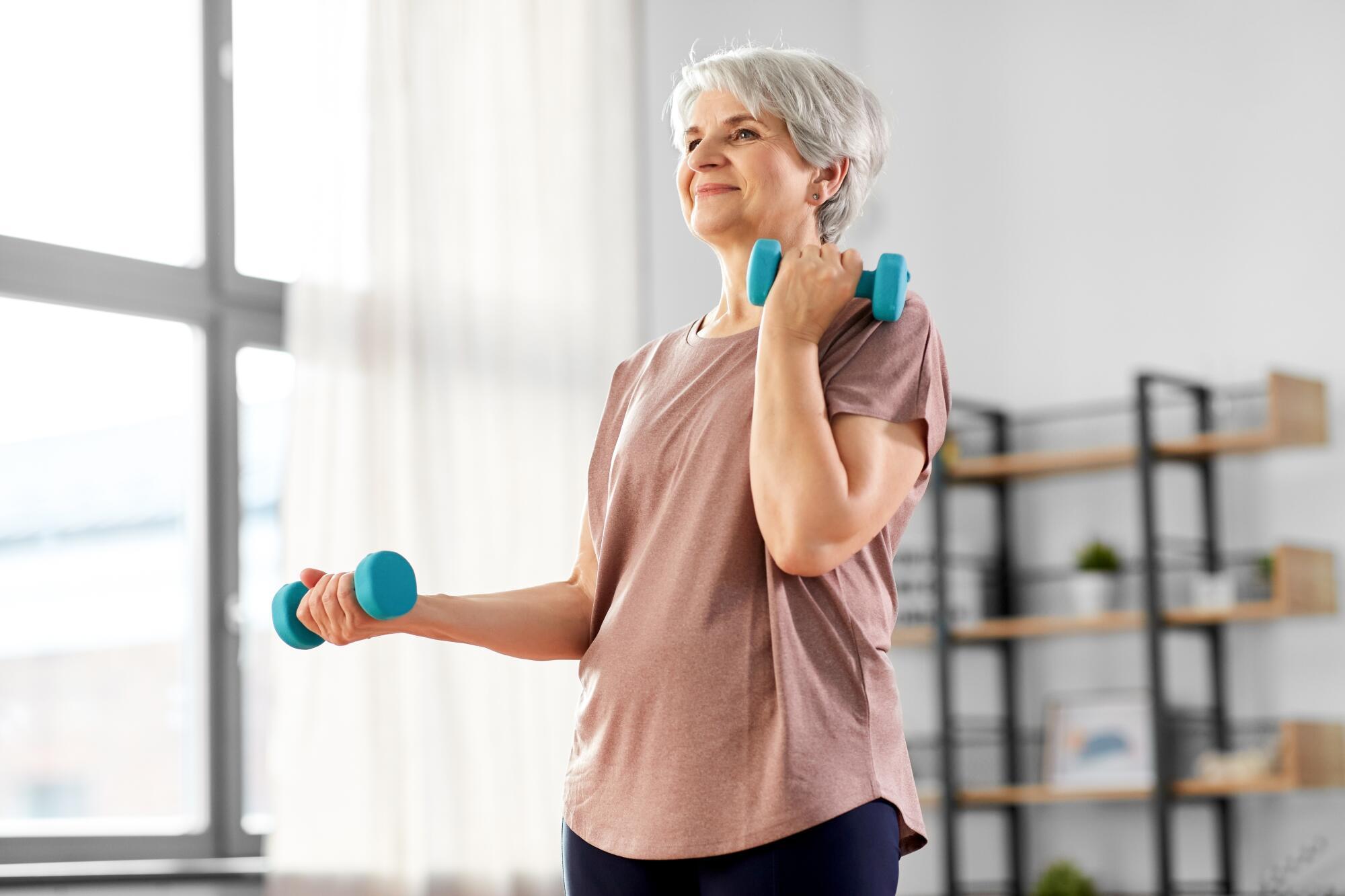 Sport,,Fitness,And,Healthy,Lifestyle,Concept, ,Smiling,Senior,Woman Sport,,Fitness,And,Healthy,Lifestyle,Concept, ,Smiling,Senior,Woman